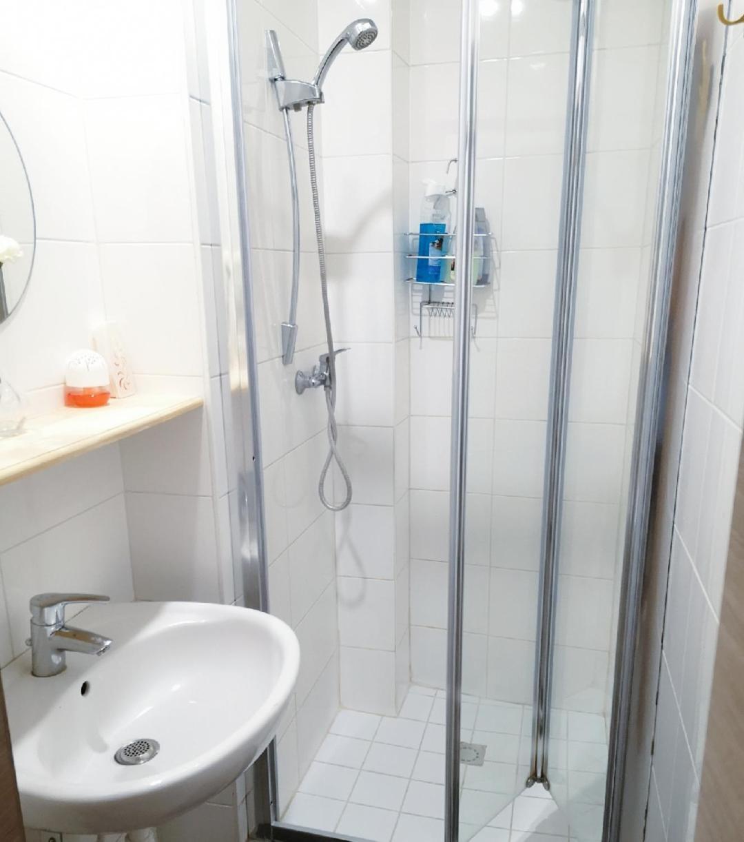 A Private Room For Backpacker Share Bathroom 브뤼셀 외부 사진
